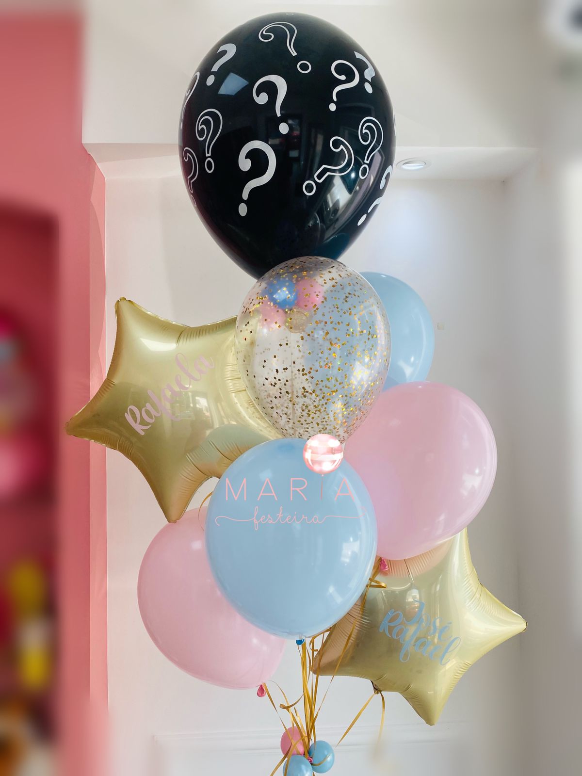 SURPRESA DE AMOR – Kit decoração de chá revelação com estrelas metalizadas, balões tradicionais, duas composições de mesa e balão revelação - Image 2
