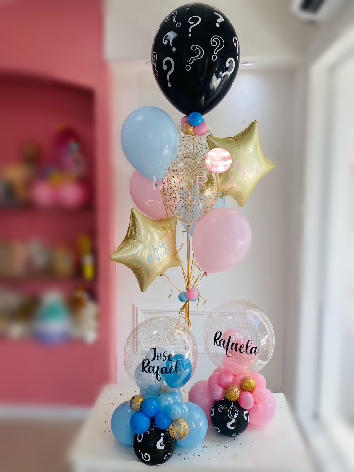 SURPRESA DE AMOR – Kit decoração de chá revelação com estrelas metalizadas, balões tradicionais, duas composições de mesa e balão revelação