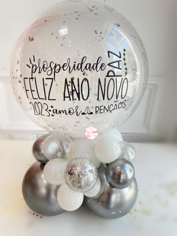 Kit Bênçãos com bolha transparente personalizada e base de mini balões para decoração de eventos.