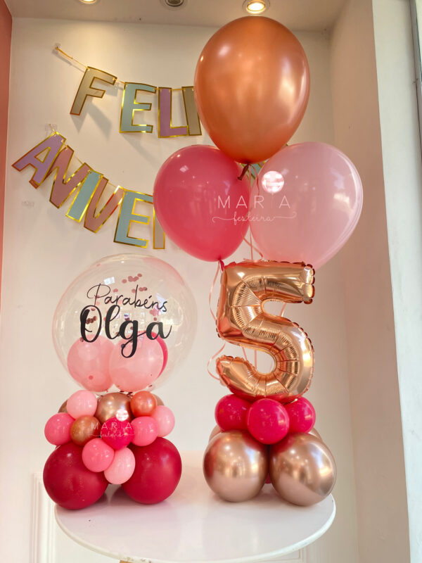 KIT ENTUSIAMO - Combo de composição mesa com número metalizado e balões inflados com gás hélio + composição de mesa com bolha personalizada