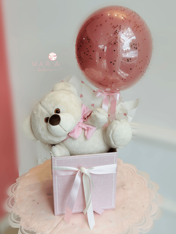 Encanto de Boas-Vindas – Ursinho e Balão Personalizável