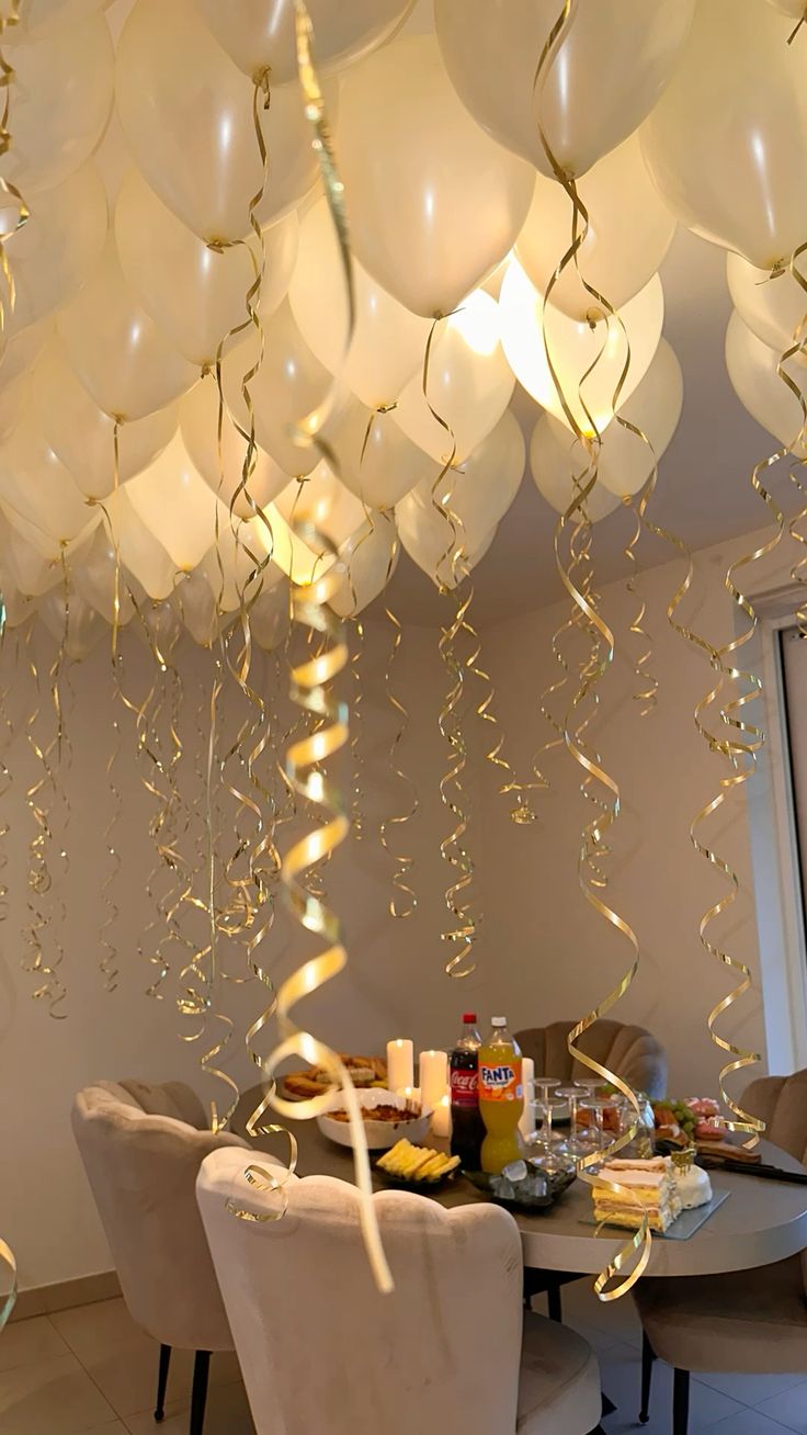 Decoração teto - 100 unidades Balões Brancos com gás hélio